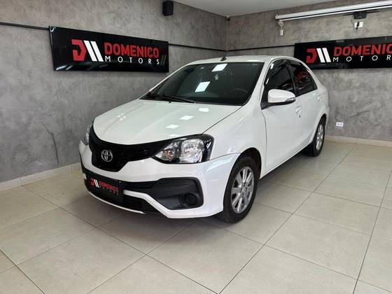 TOYOTA ETIOS 1.5 X PLUS SEDAN 16V FLEX 4P AUTOMÁTICO